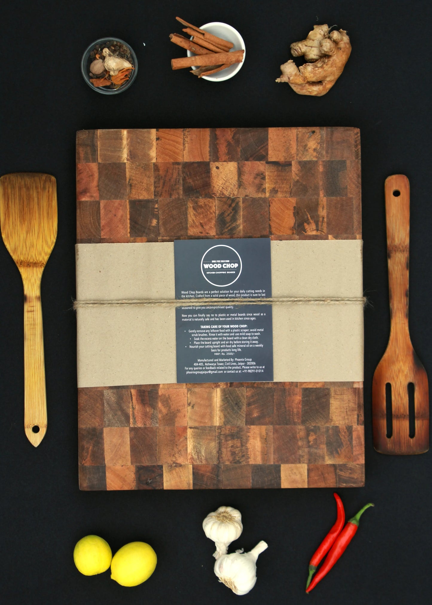 Top view of a 15x12 inch end grain mango wood chopping board showing intricate wood pattern.