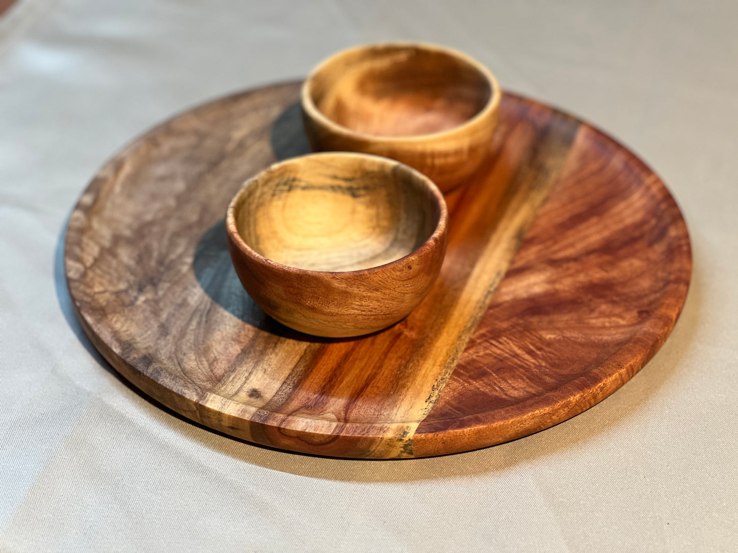 Side profile showing the depth of the bowls and the plate’s raised rim, ideal for serving meals or snacks.