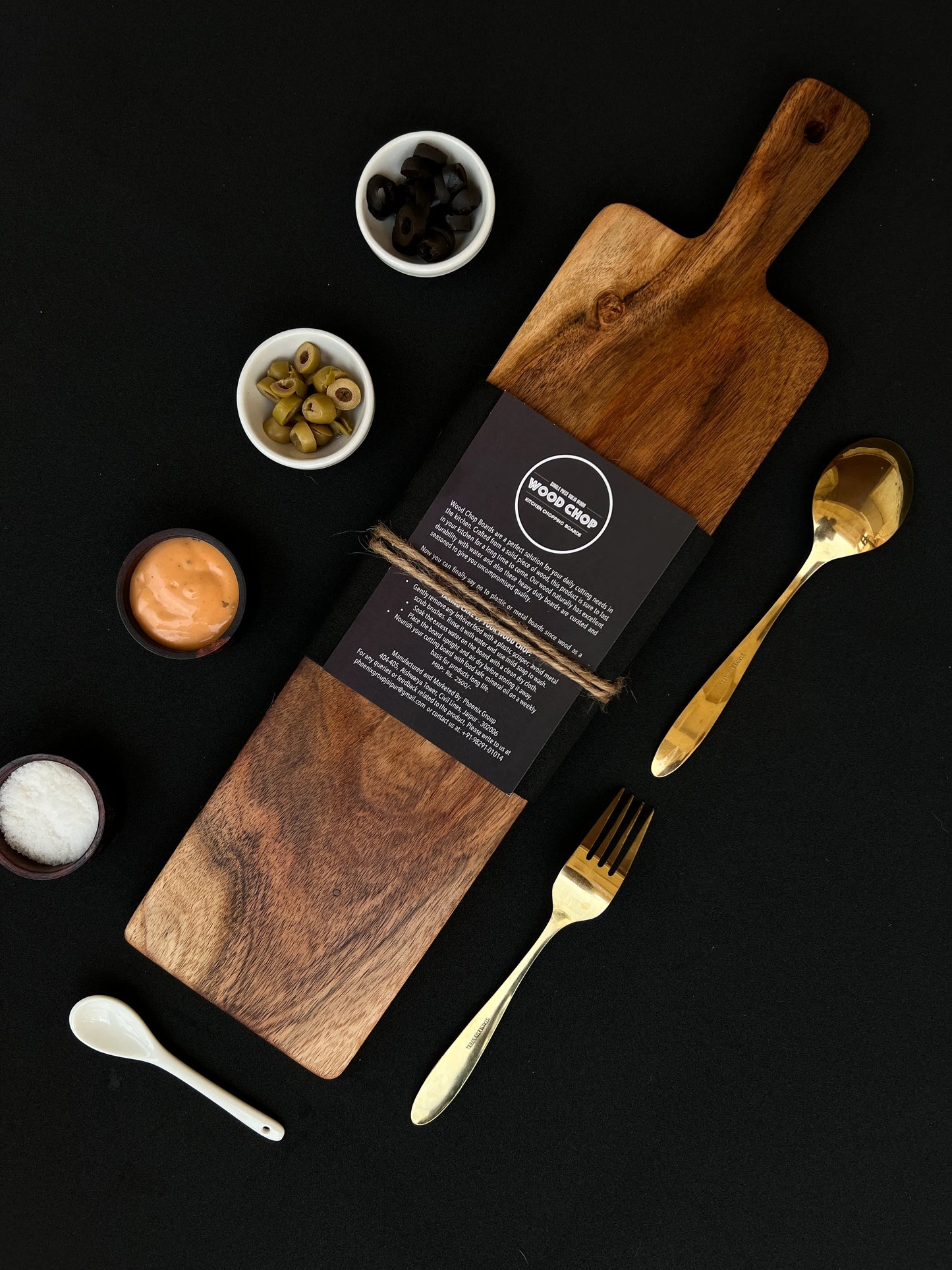 Close-up of the acacia wood grain showcasing its rich tones and polished surface.