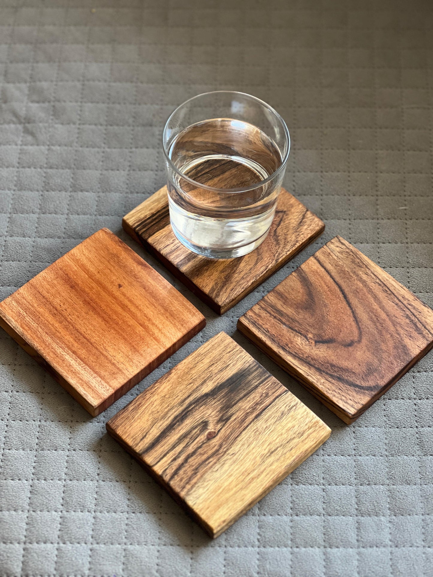 Square Wooden Coasters | Solid Acacia Wood Coasters for Table/Bar | Natural Wood Finish | Elegant & Simple Design | 4 Inch * 0.5 Inch Thickness | Set of 4