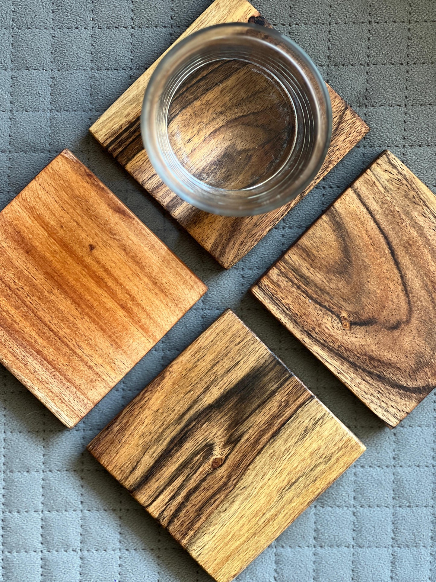 Square Wooden Coasters | Solid Acacia Wood Coasters for Table/Bar | Natural Wood Finish | Elegant & Simple Design | 4 Inch * 0.5 Inch Thickness | Set of 4