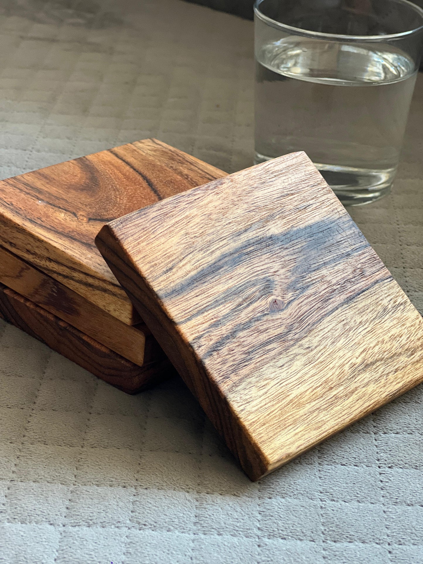 Square Wooden Coasters | Solid Acacia Wood Coasters for Table/Bar | Natural Wood Finish | Elegant & Simple Design | 4 Inch * 0.5 Inch Thickness | Set of 4