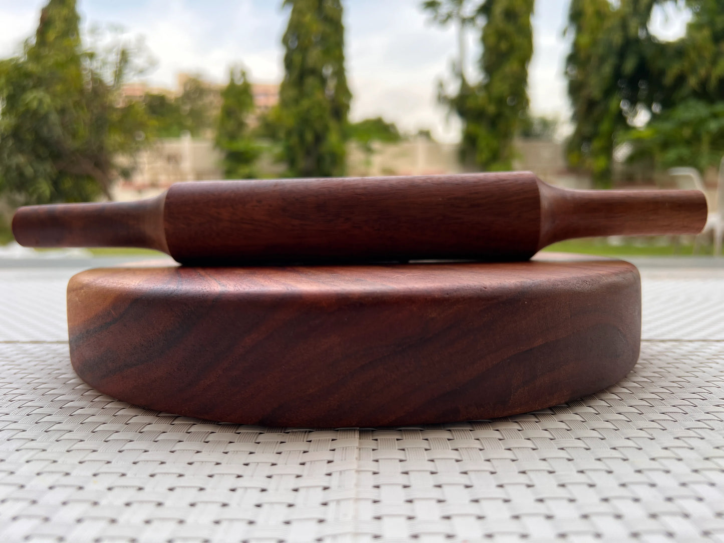 Side profile showing the 1.5-inch thickness of the rolling board with smooth edges.