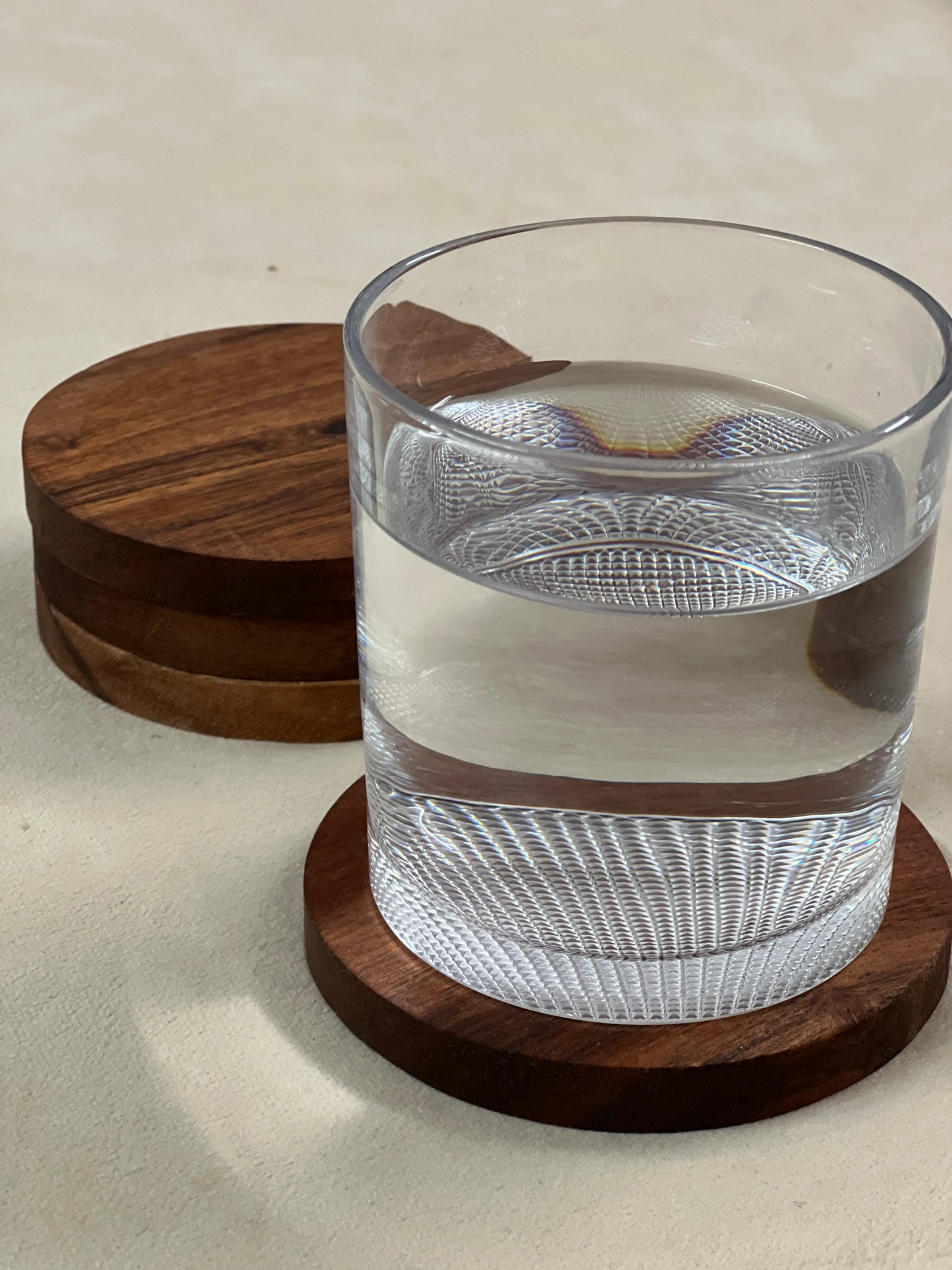 Wooden Coasters | Solid Acacia Wood Round Coasters for Table/Bar | Natural Wood Finish | Elegant & Simple Design | 4 Inch Diameter * 0.5 Inch Thickness | Set of 4