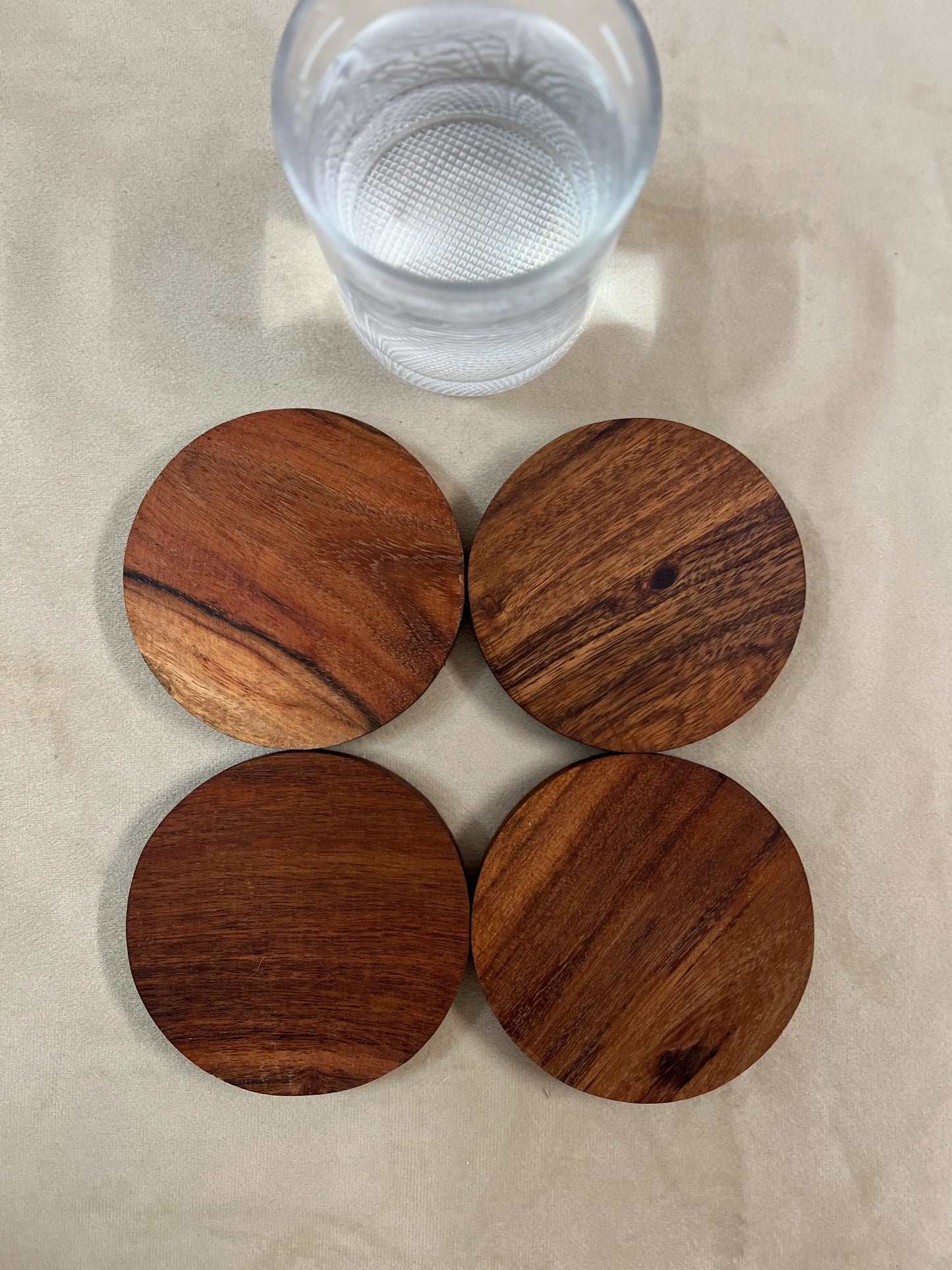 Wooden Coasters | Solid Acacia Wood Round Coasters for Table/Bar | Natural Wood Finish | Elegant & Simple Design | 4 Inch Diameter * 0.5 Inch Thickness | Set of 4