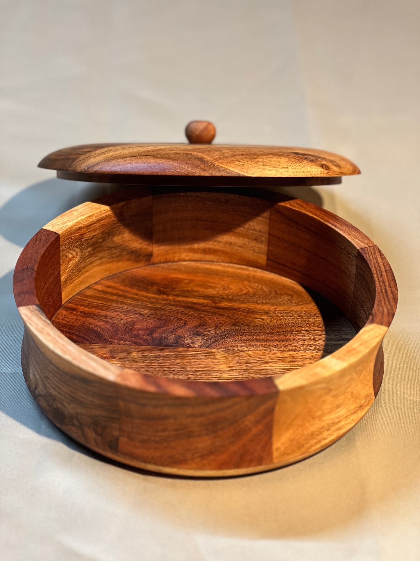 Acacia Wood Casserole / Roti Box 9 Inch Diameter