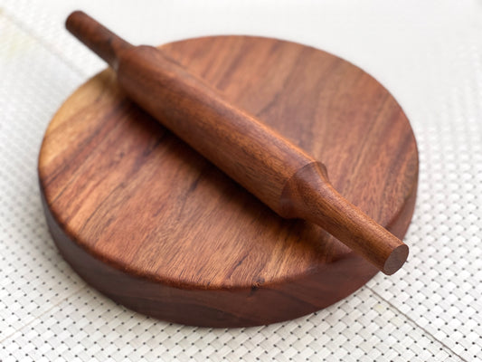 Single Piece Mango Wood Rolling Board with Pin (9.5 inch diameter * 1.5 inch)